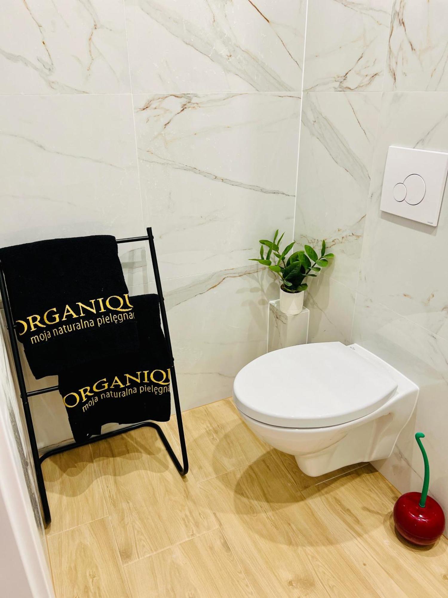 Apartament Happy Place Family & Business Targi Kielce Exteriör bild