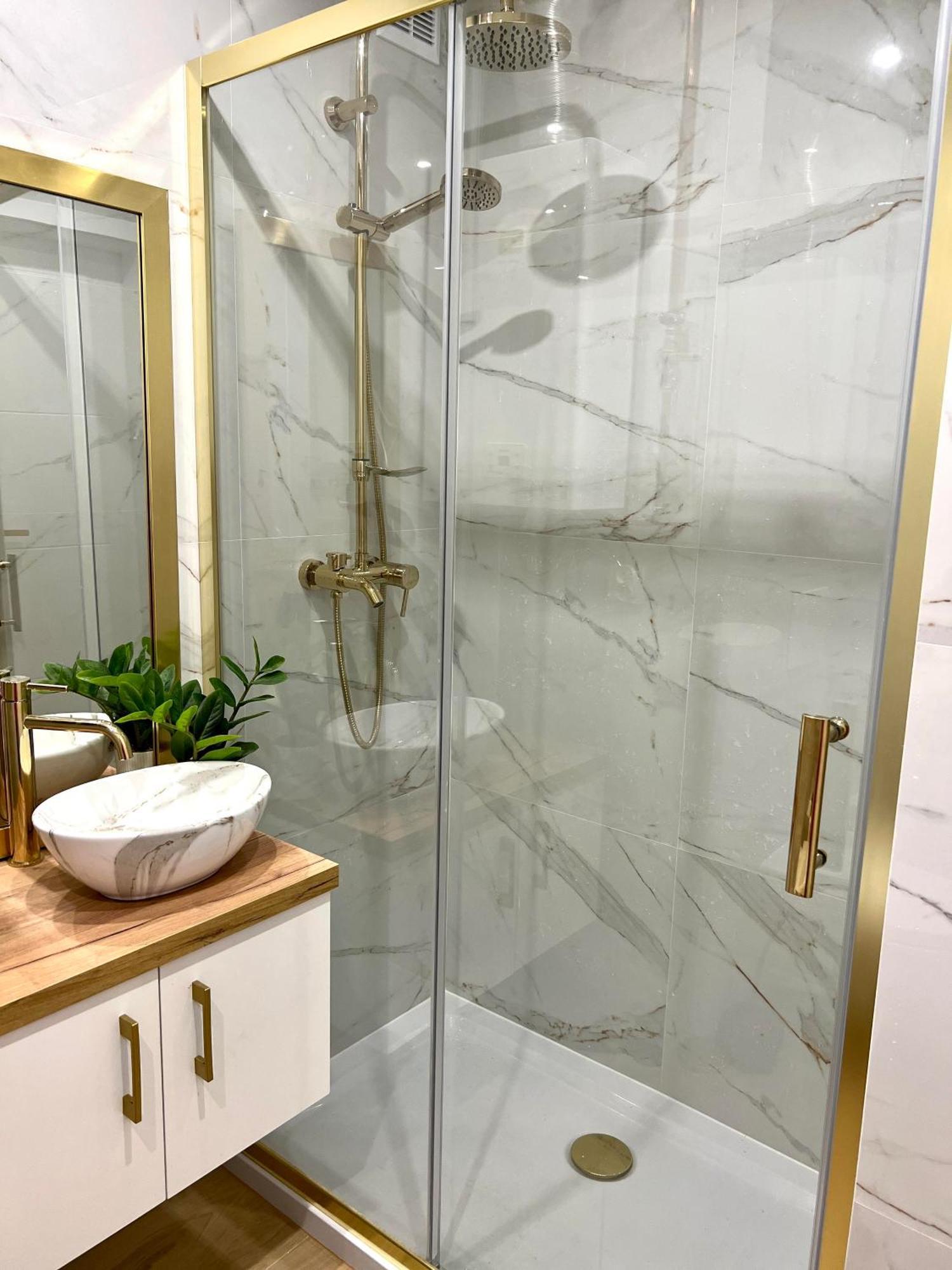 Apartament Happy Place Family & Business Targi Kielce Exteriör bild